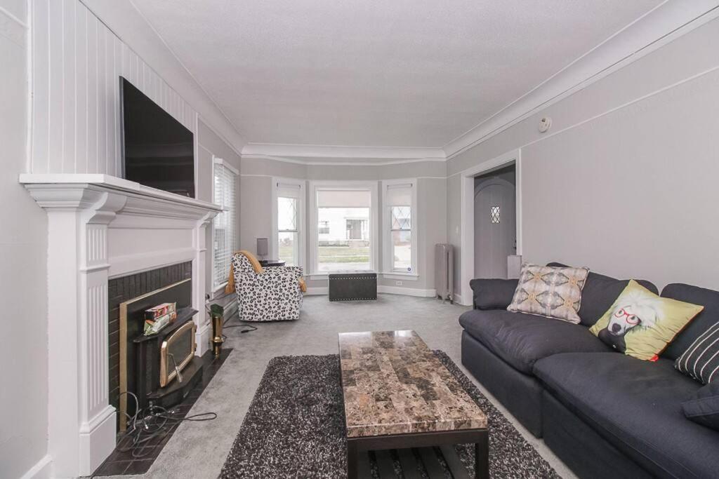 Lakeside Home In Lorain Luaran gambar