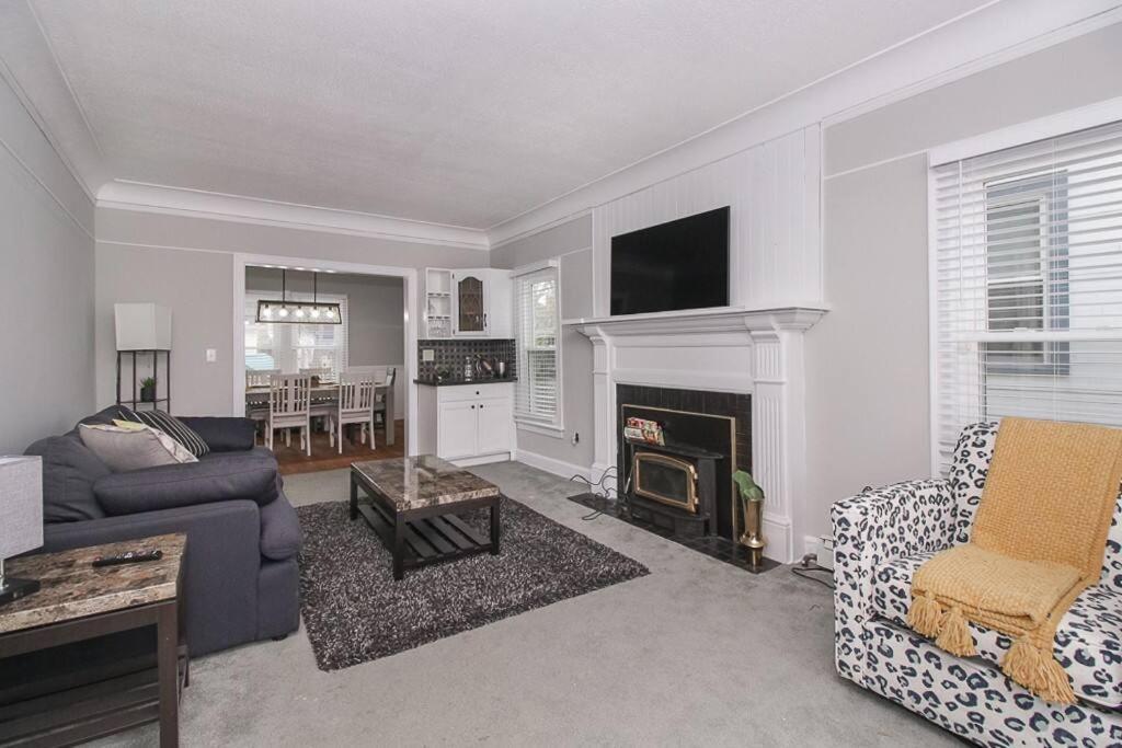 Lakeside Home In Lorain Luaran gambar