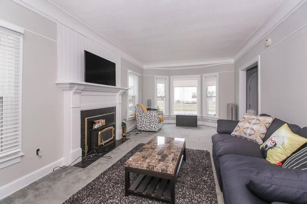Lakeside Home In Lorain Luaran gambar