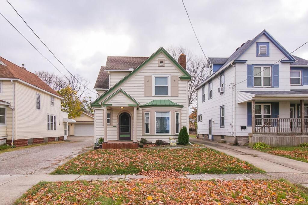Lakeside Home In Lorain Luaran gambar