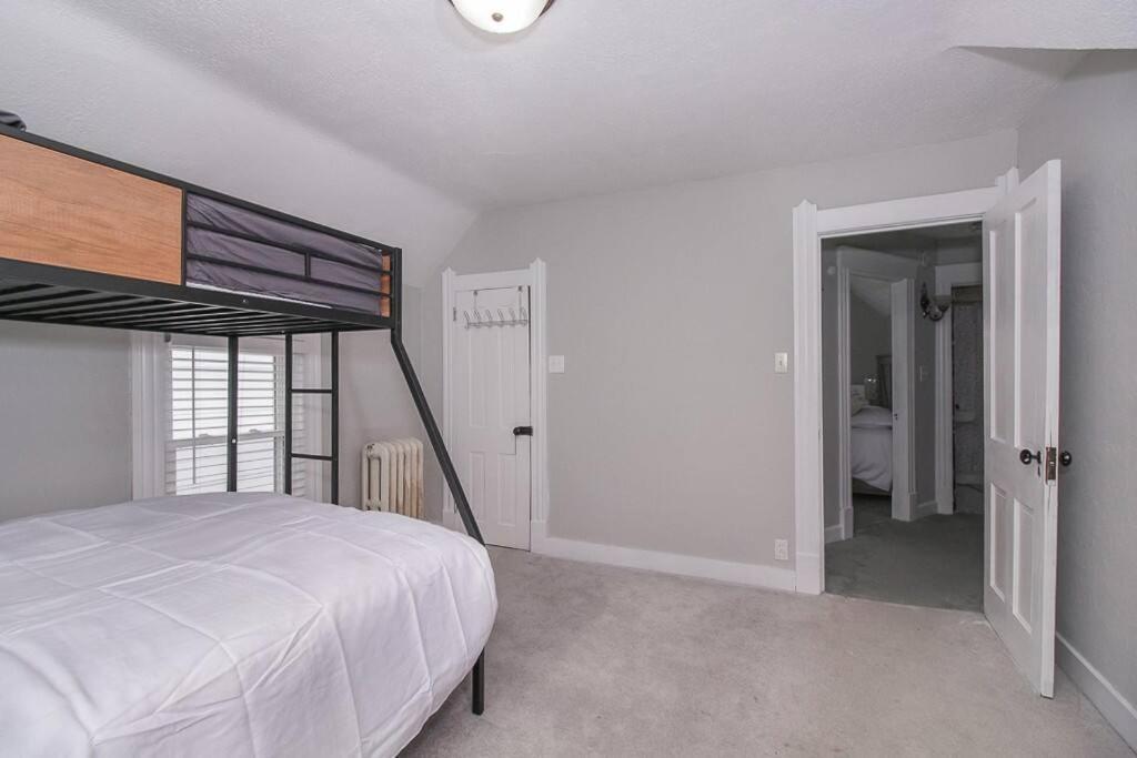 Lakeside Home In Lorain Luaran gambar